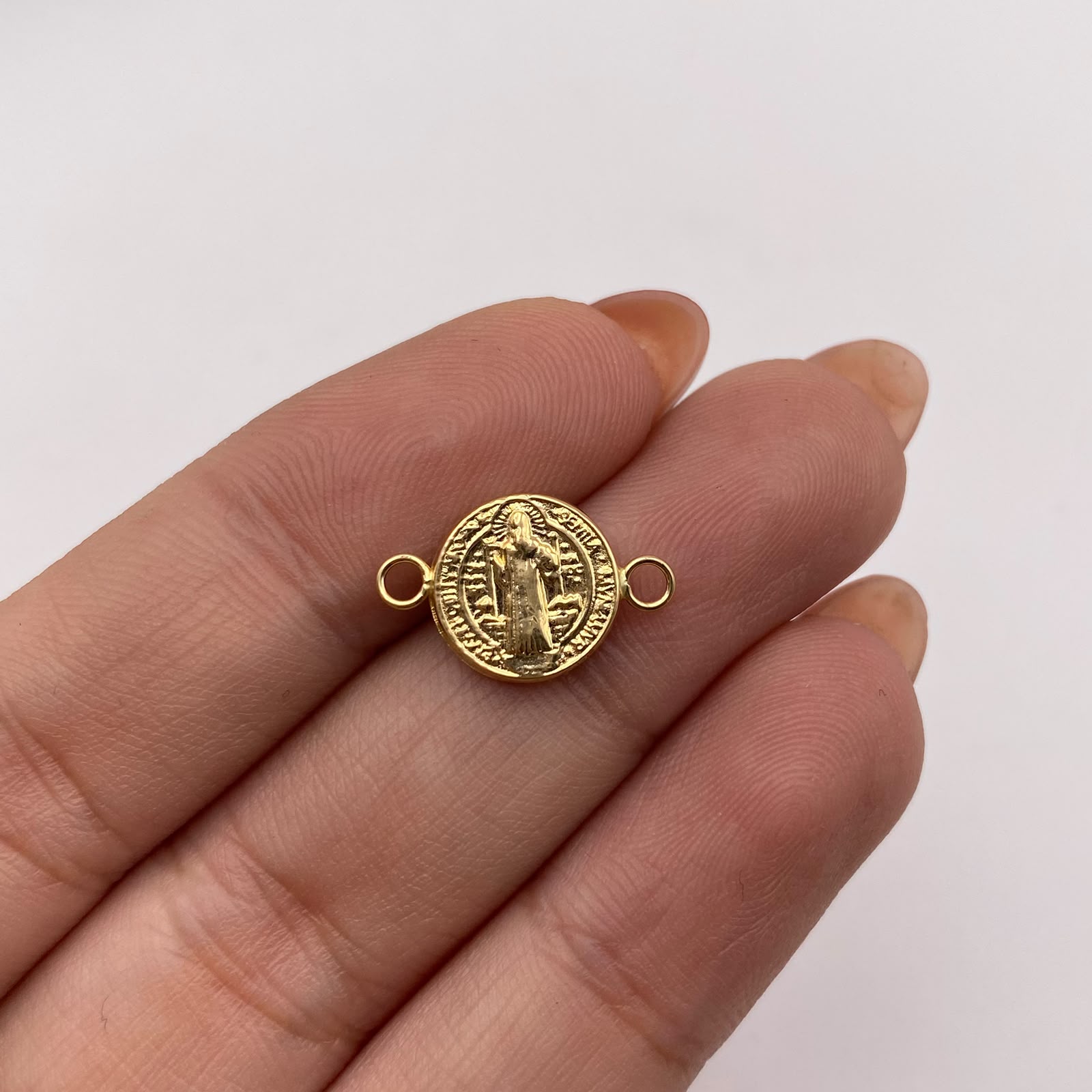 Herraje San benito Oro amarillo 18k 0,45 Gr / 1,6 Cm
