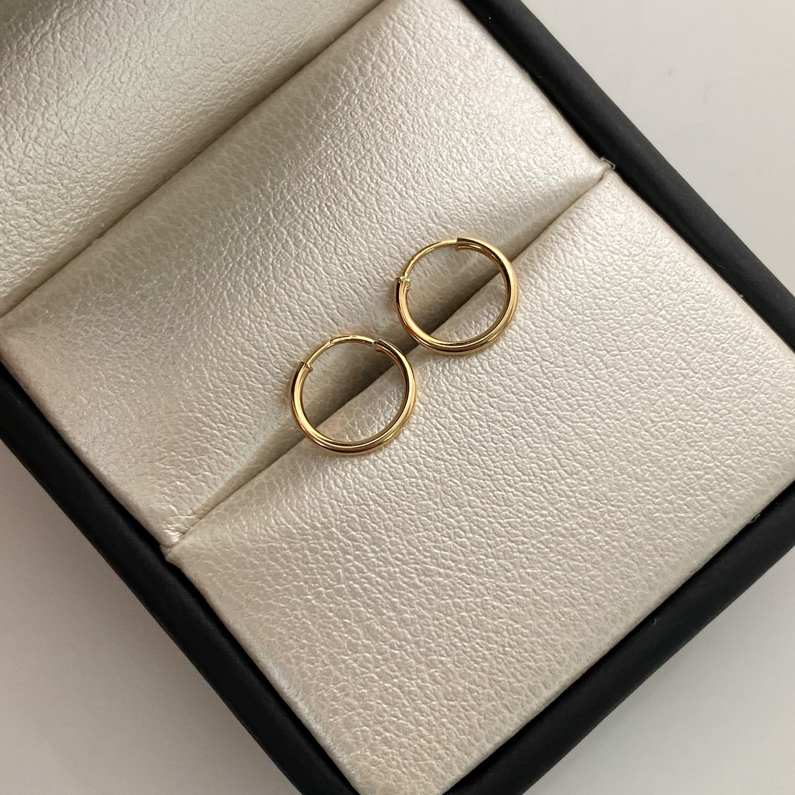 Candonga imperdible lisa Oro amarillo 18k 0,35 Gr / 0,8 Cm