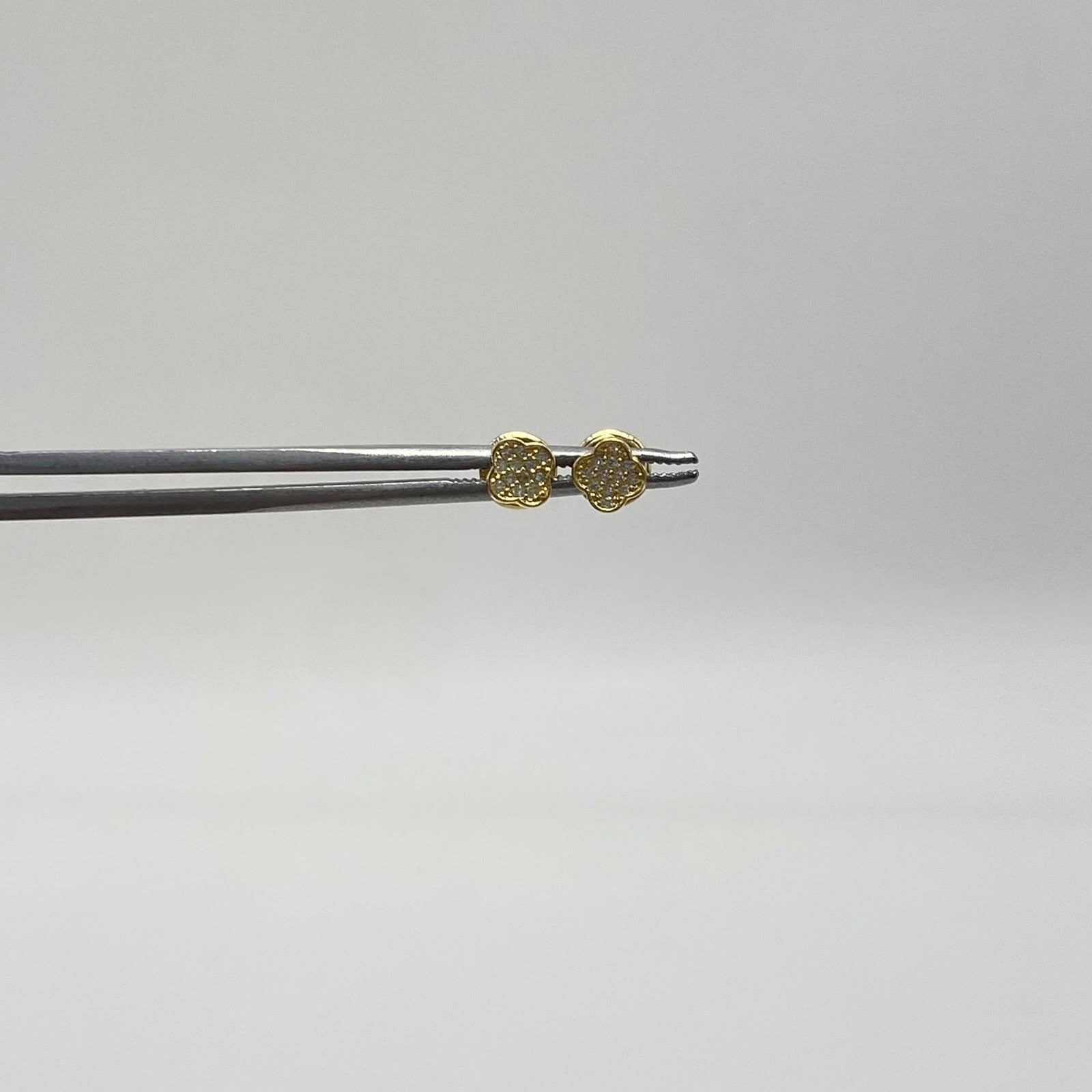 Topos trebol circón blanco Oro amarillo 18k 0,7 Gr / 5,1 mm