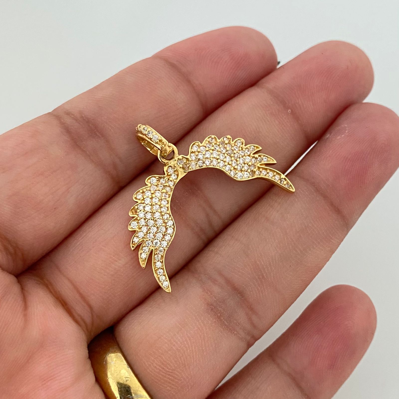 Dije ala casting Oro amarillo 18k 2,65 Gr / 3,8 Cm