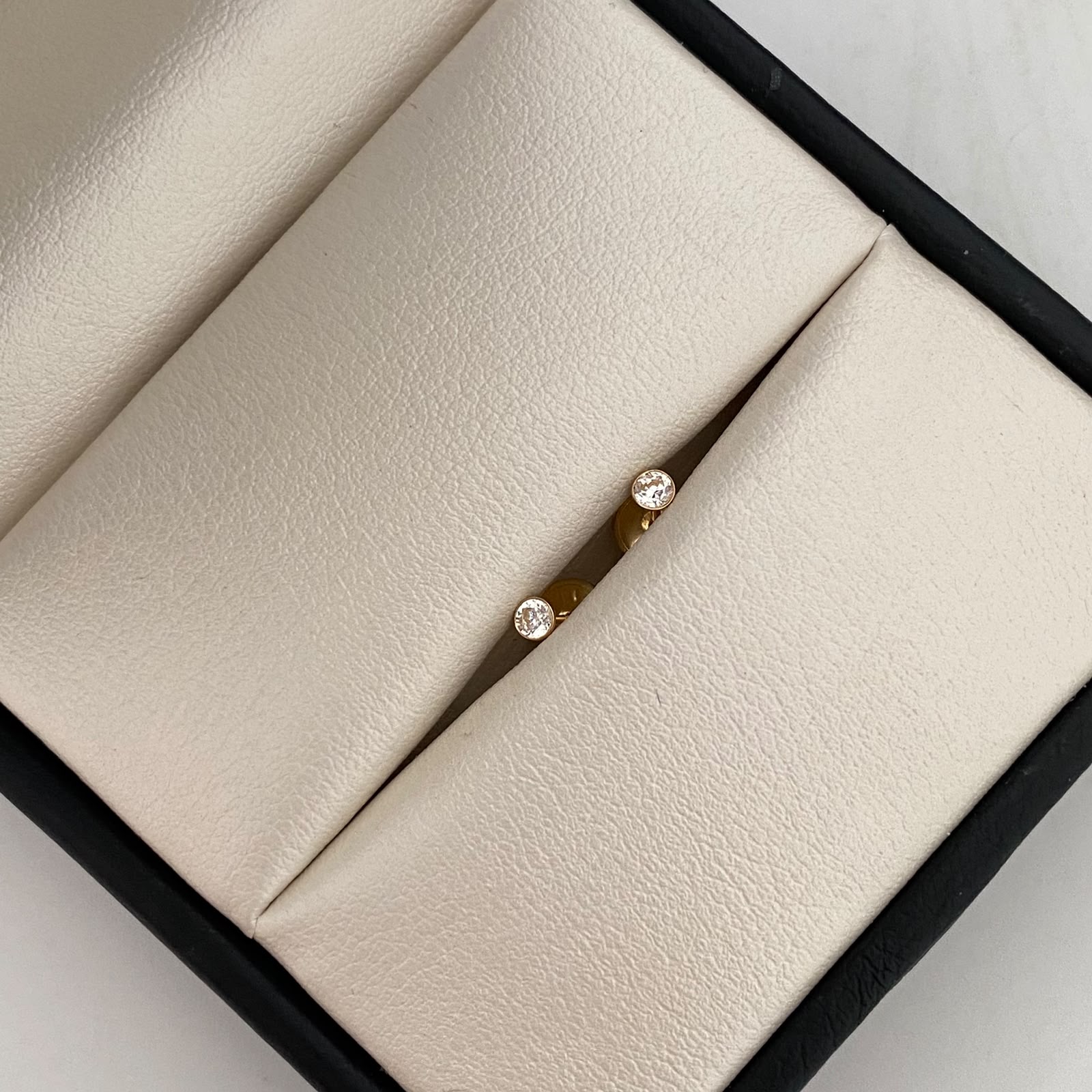 Topos Circon Blanco Oro amarillo 18k 0,4 Gr / 3 mm