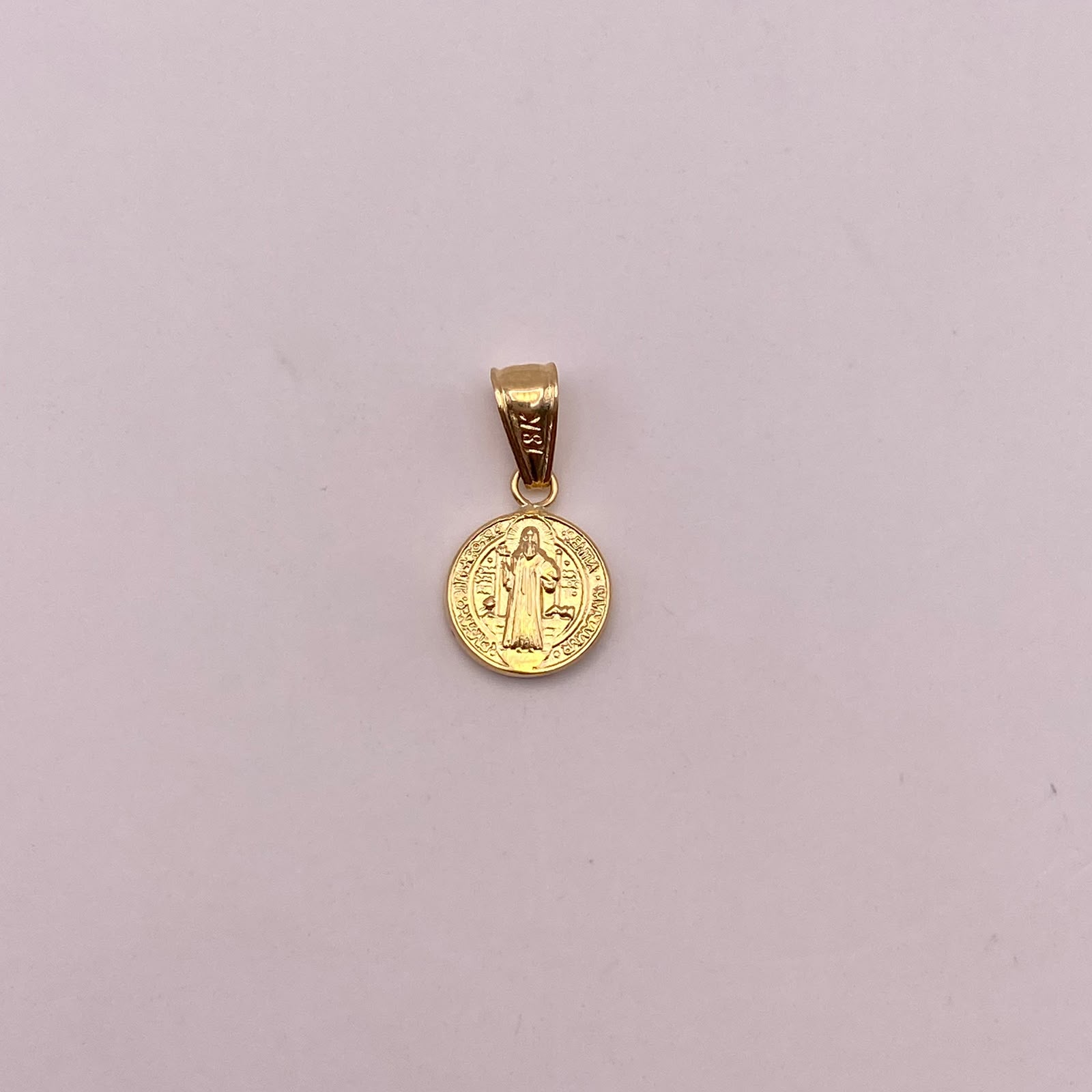 Dije San benito Oro amarillo 18k 0,55 Gr / 10,1 mm / 2 Cm