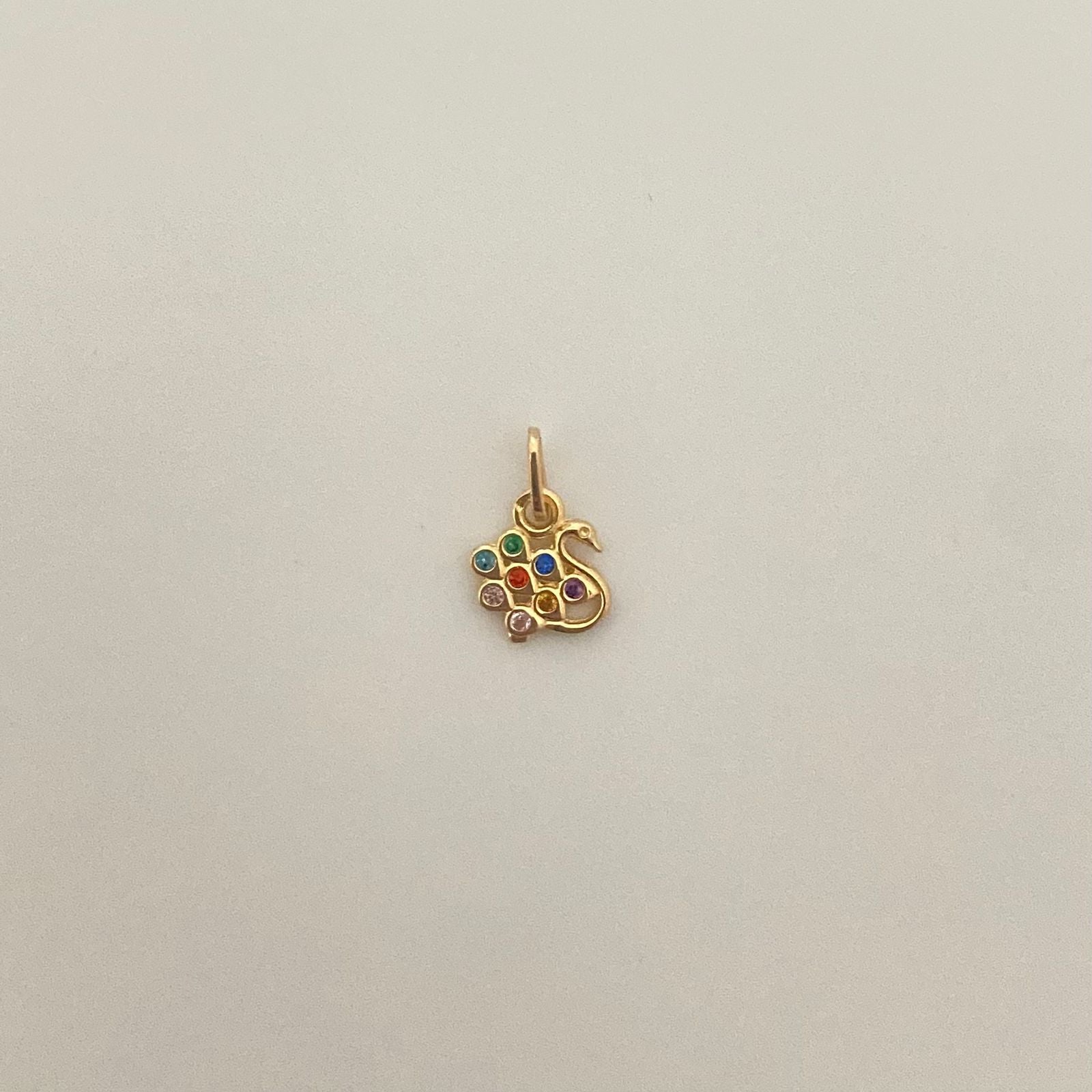 Dije pavo real colores Oro amarillo 18k 0,40 Gr / 1,0 Cm