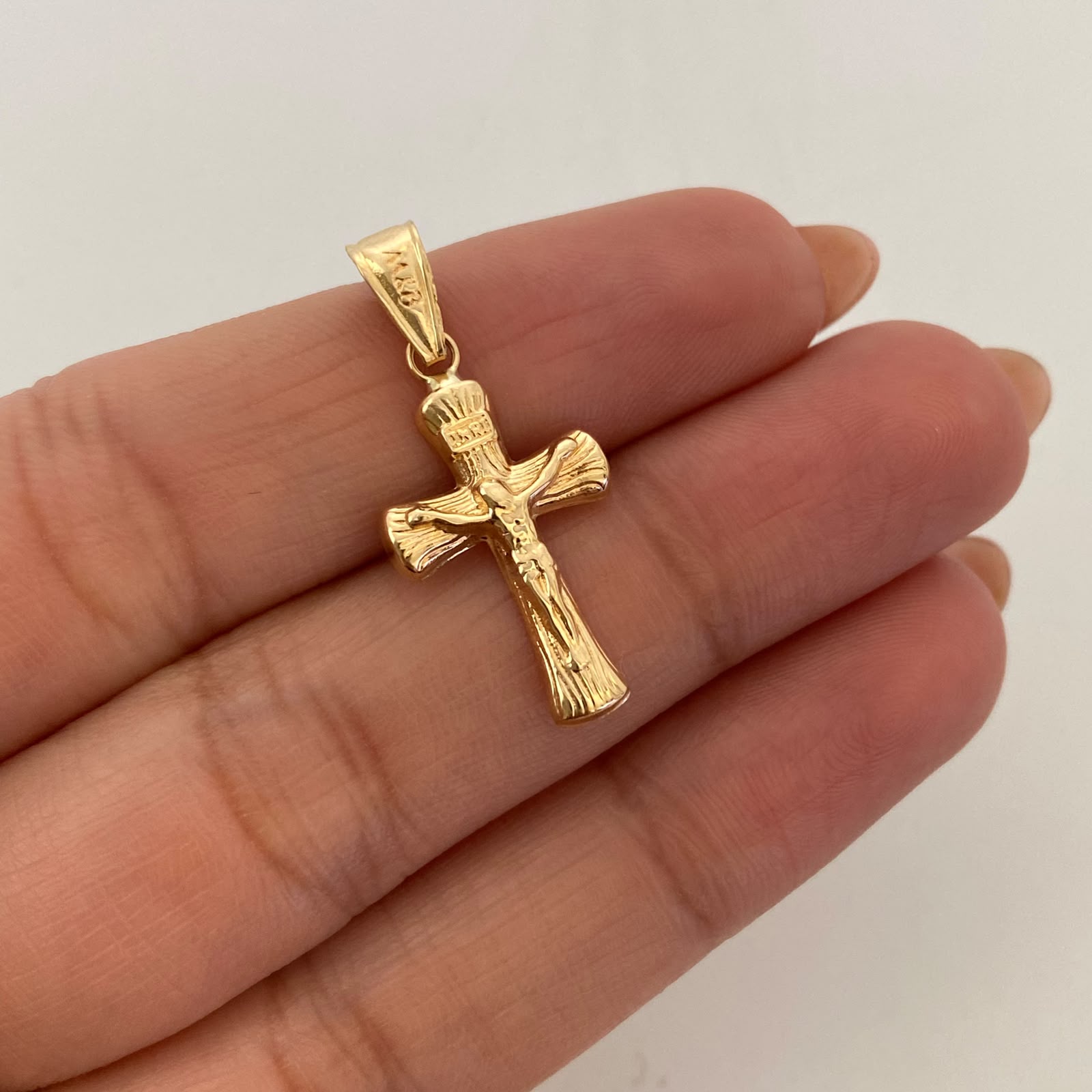 Dije Cruz Cristo Oro amarillo 18k 0,75 Gr / 13,6 mm / 3 Cm