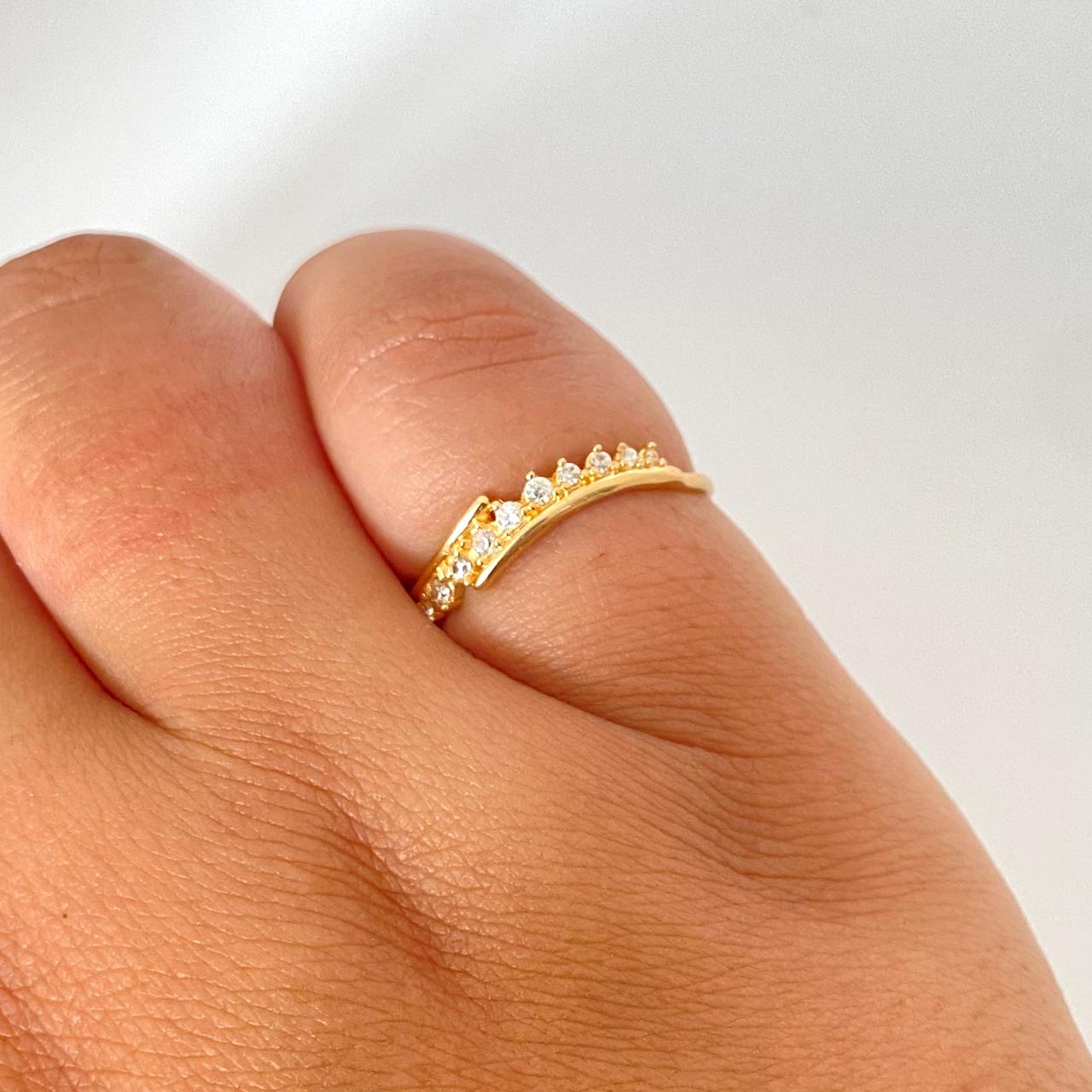 Anillo circones curva borde liso Oro amarillo 18k / Talla 6 3/4 / 1,4 Gr