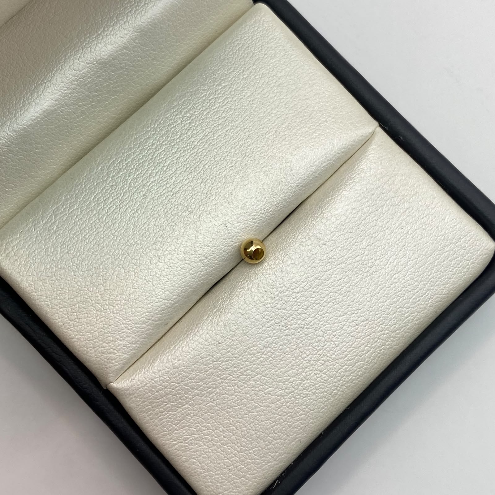 Bola Lisa 4mm Oro amarillo 18k 0,1 Gr