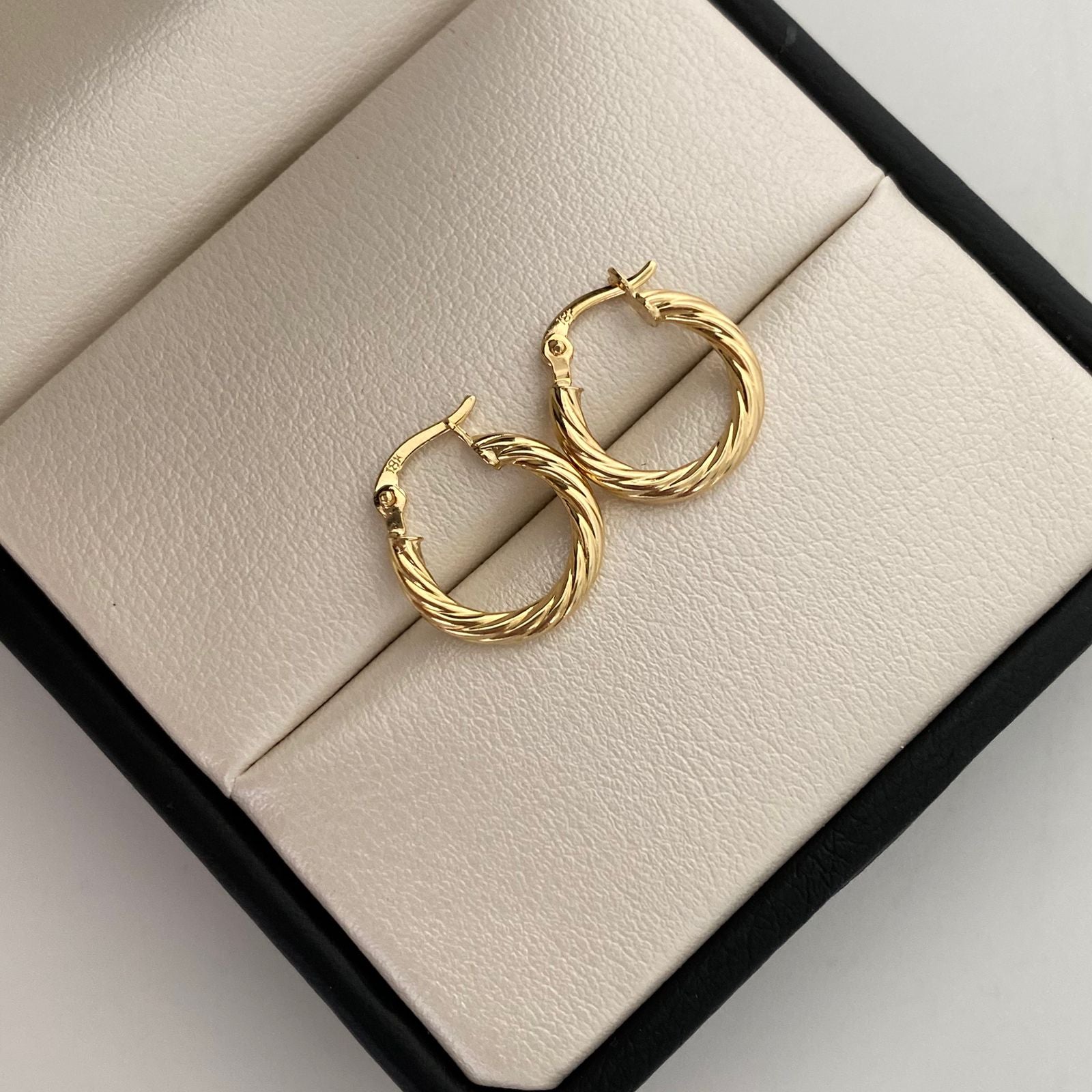 Candonga Entorchada Oro amarillo 18k 1,2 Gr / 1,7 Cm