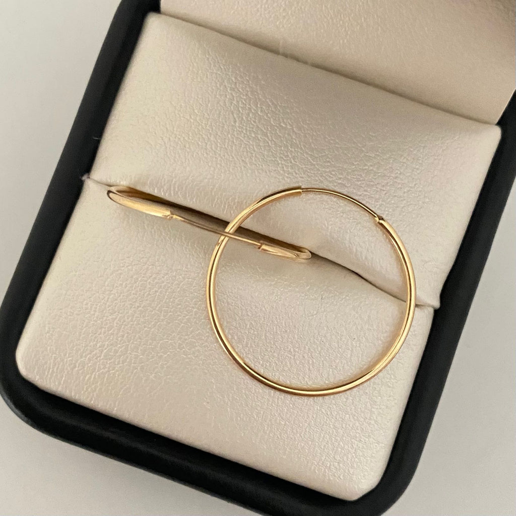 Candonga imperdible lisa Oro amarillo 18k 1,10 Gr / 2,5 Cm