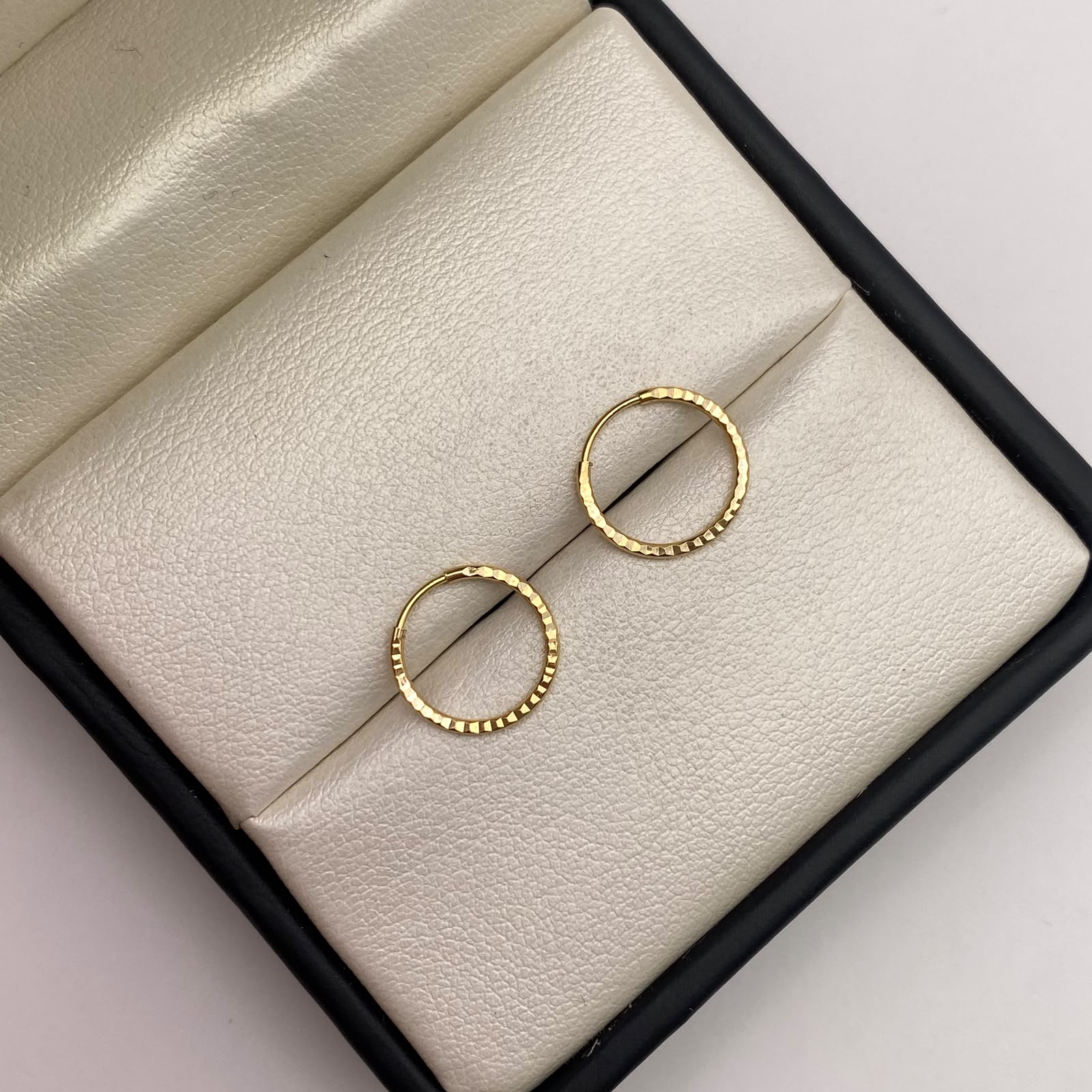 Candonga imperdible diamantada Oro amarillo 18k 0,59 Gr / 1,2 Cm