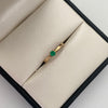 Anillo Solitario Esmeralda Oro amarillo 18k / Talla 6 1/2 / 1,25 Gr / 1,4 mm