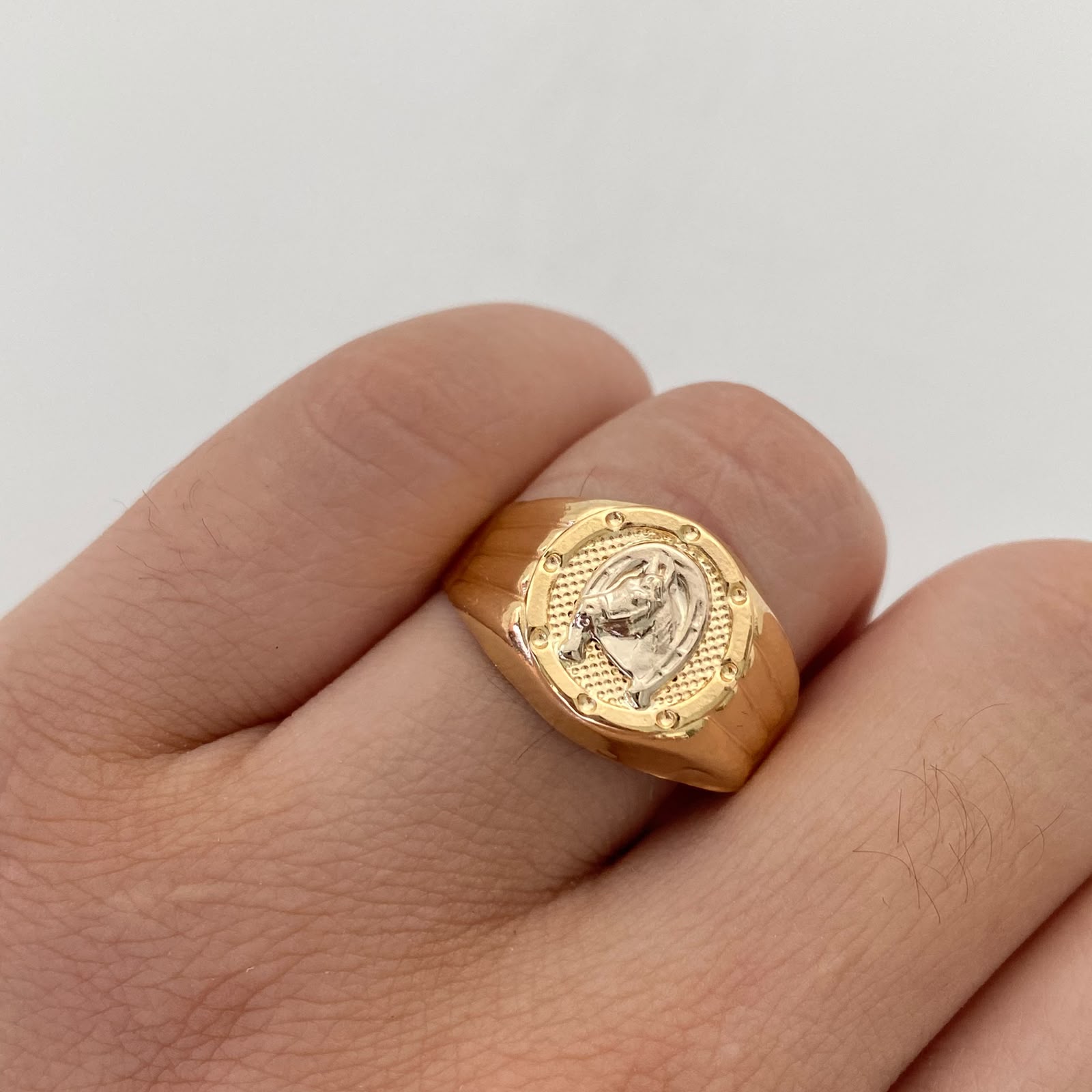 Anillo Herradura de Caballo Oro amarillo y Oro blanco 18k / Talla 11 / 3,25 Gr / 4,3 mm