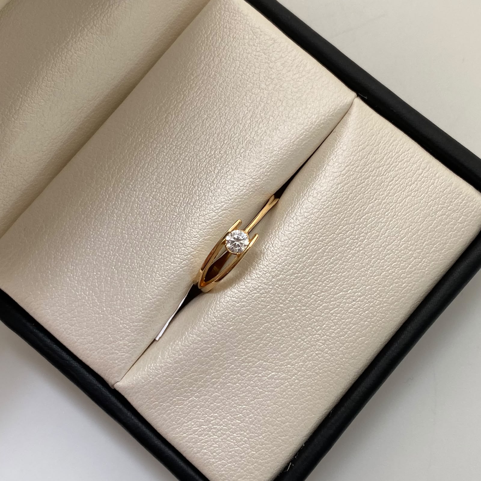 Anillo Solitario Doble Oro amarillo 18k / Talla 7 / 1,85 Gr / 2,4 mm