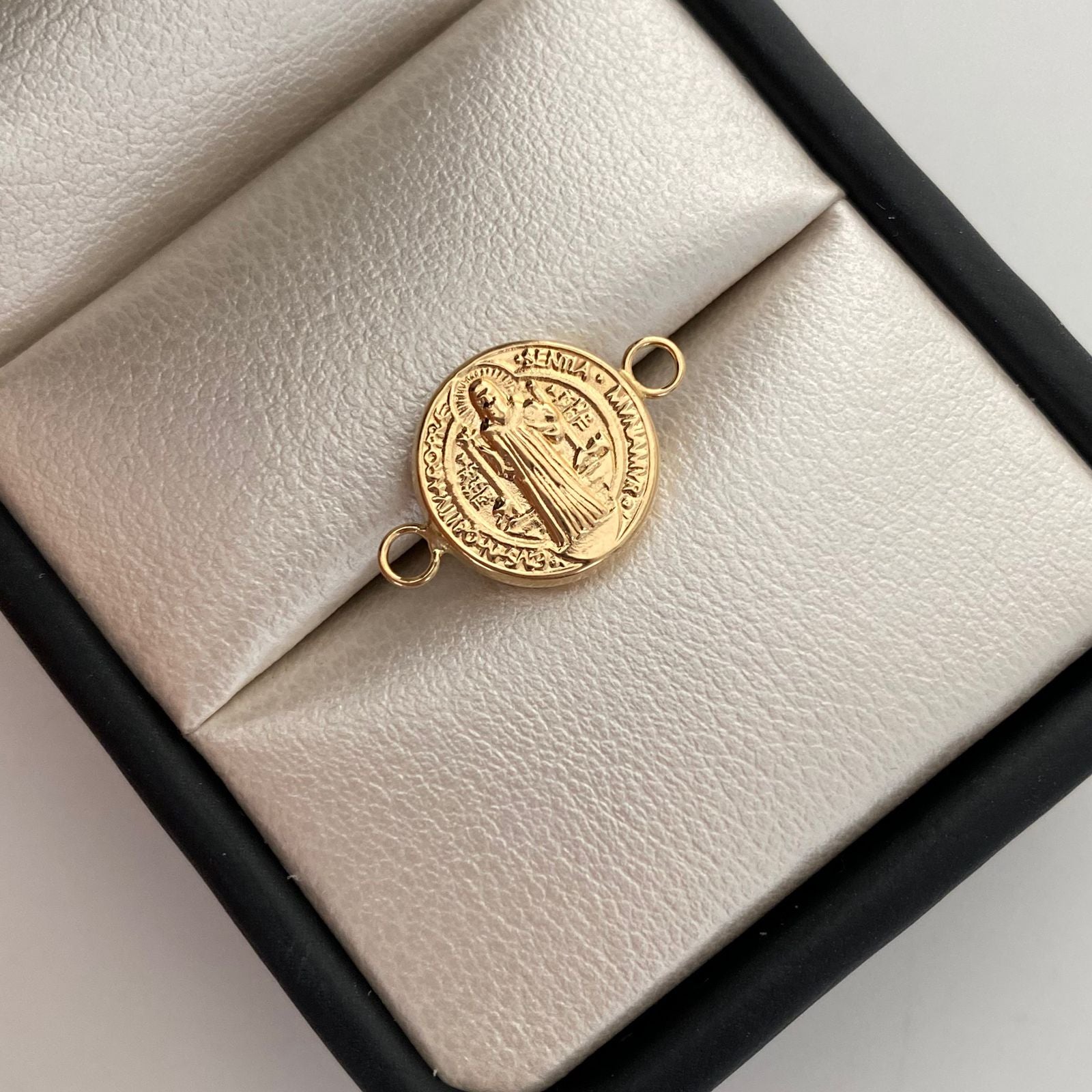 Herraje San benito Oro amarillo 18k 0,6 Gr / 1,2 Cm