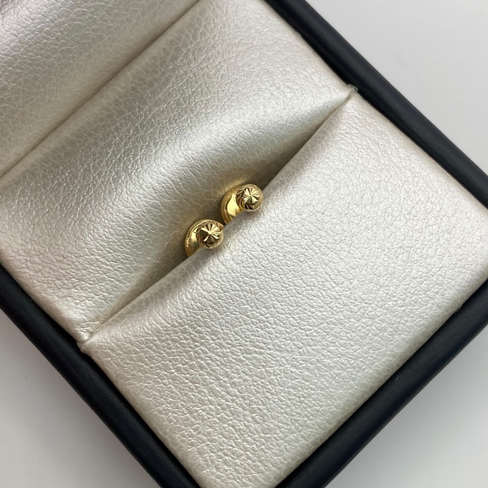 Topos Bola Diamantada 3mm Oro amarillo 18k 0,4 Gr