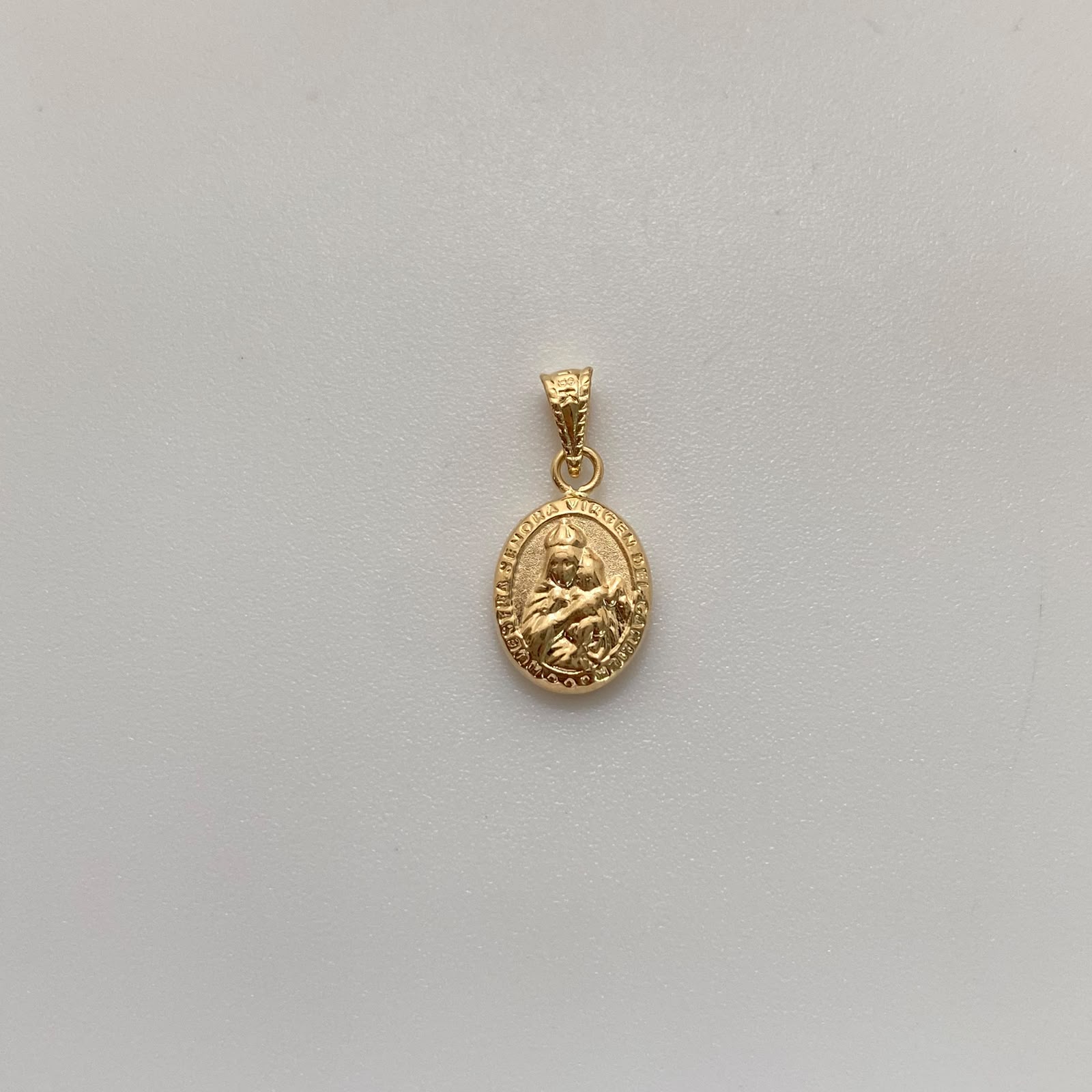 Dije Virgen del Carmen Oro amarillo 18k 0,5 Gr / 8,3 mm / 1,8 Cm