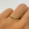 Anillo Fila circones blancos Oro amarillo 18k / Talla 8 / 1,1 Gr / 1 mm