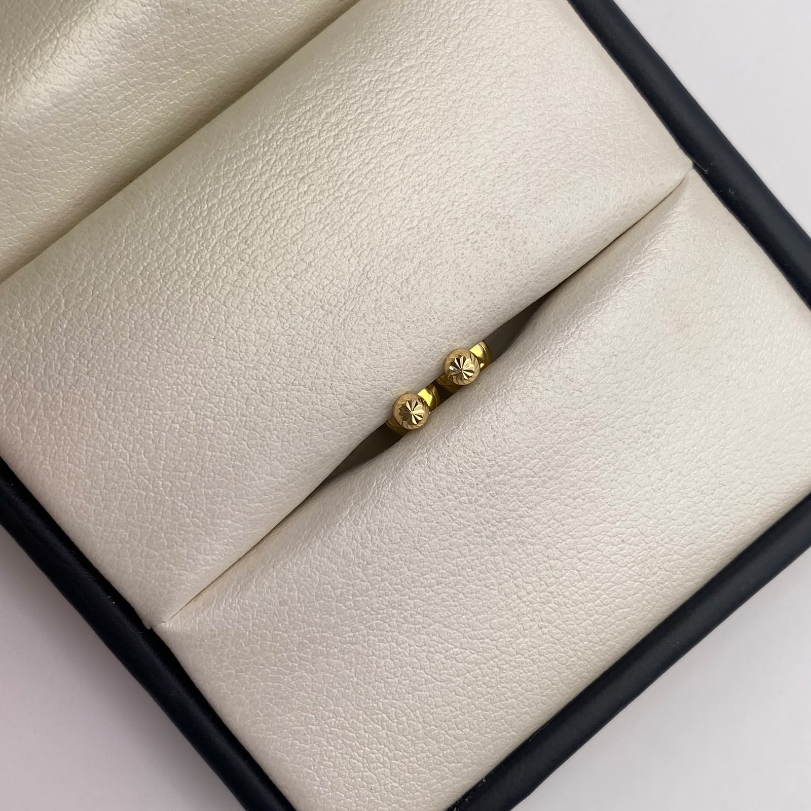 Topos Bola diamantada 3 mm Oro amarillo 18k 0,4 Gr