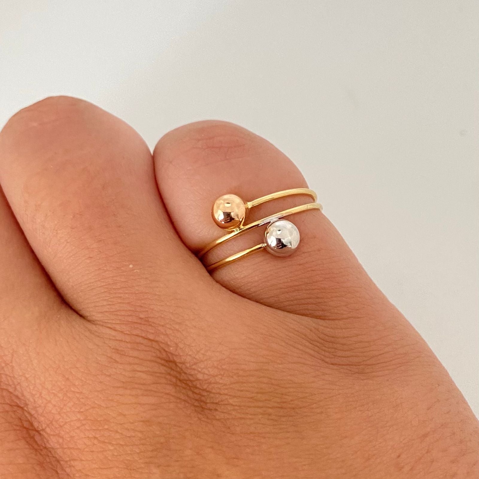 Anillo tu y yo triple linea Tres oros 18k / Talla 6 1/2 / 1,40 Gr