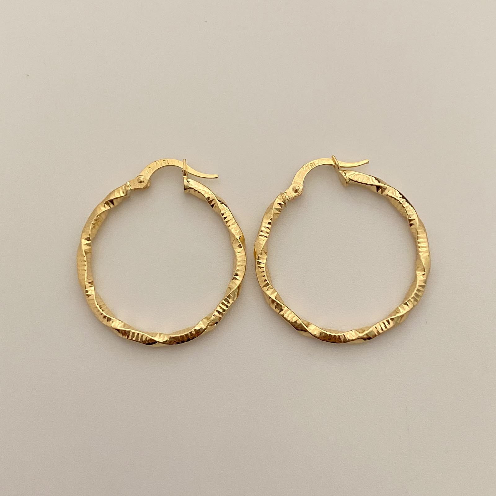 Candonga Entorchada Diamantada Oro amarillo 18k 1,8 Gr / 2,8 Cm