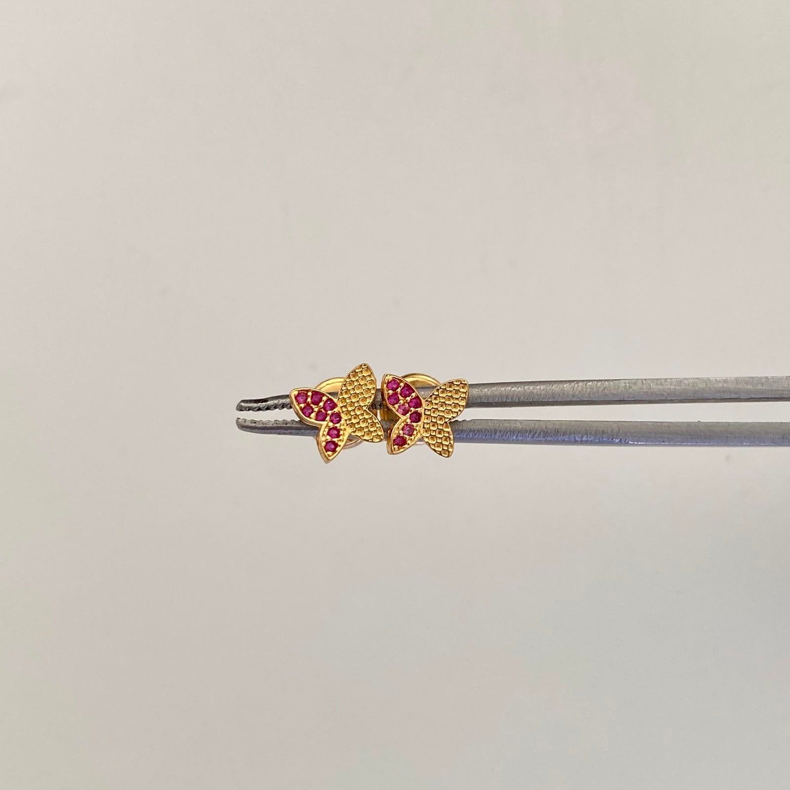 Topos Mariposa Casting Rojo Oro amarillo 18k 0,85 Gr / 6,3 mm