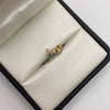 Anillo hojas circones blancos y verde Oro amarillo 18k / Talla 7 1/4 / 1 Gr / 1,11 mm