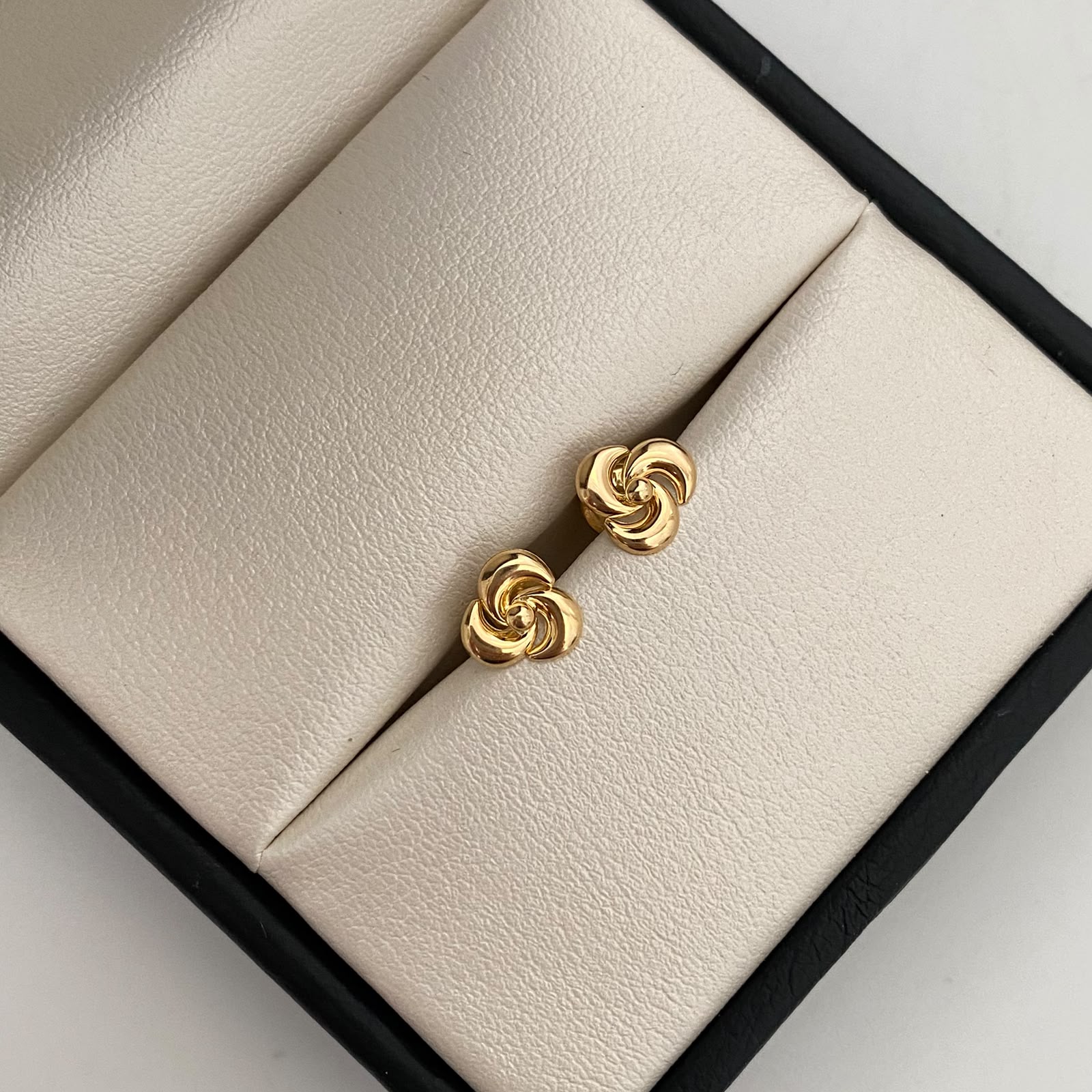 Topos Nudo Plano Oro amarillo 18k 0,65 Gr / 8 mm
