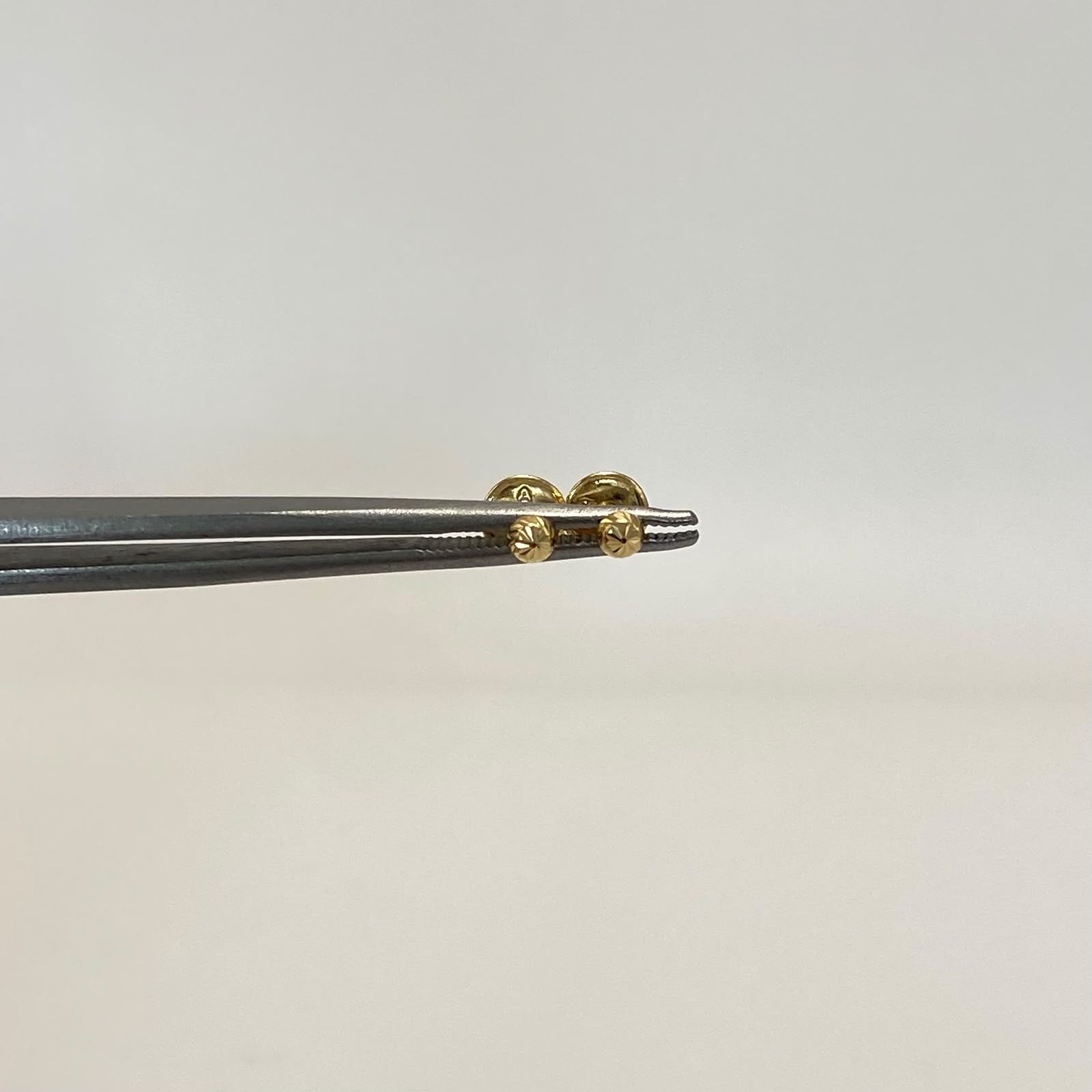 Topos media bola diamantado 3mm Oro amarillo 18k 0,4 Gr