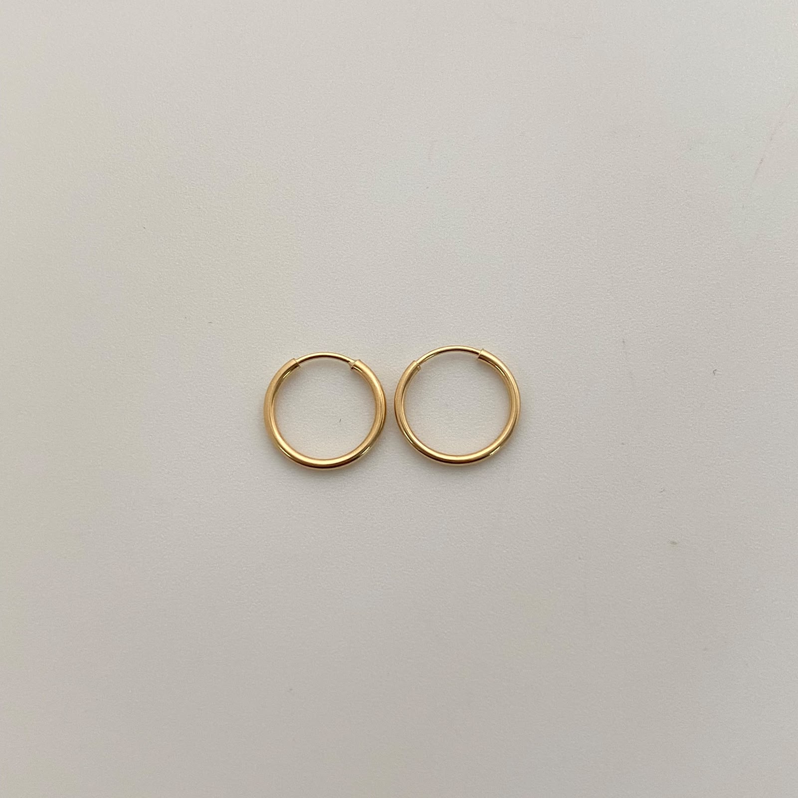 Candonga imperdible lisa Oro amarillo 18k 0,45 Gr / 1 Cm