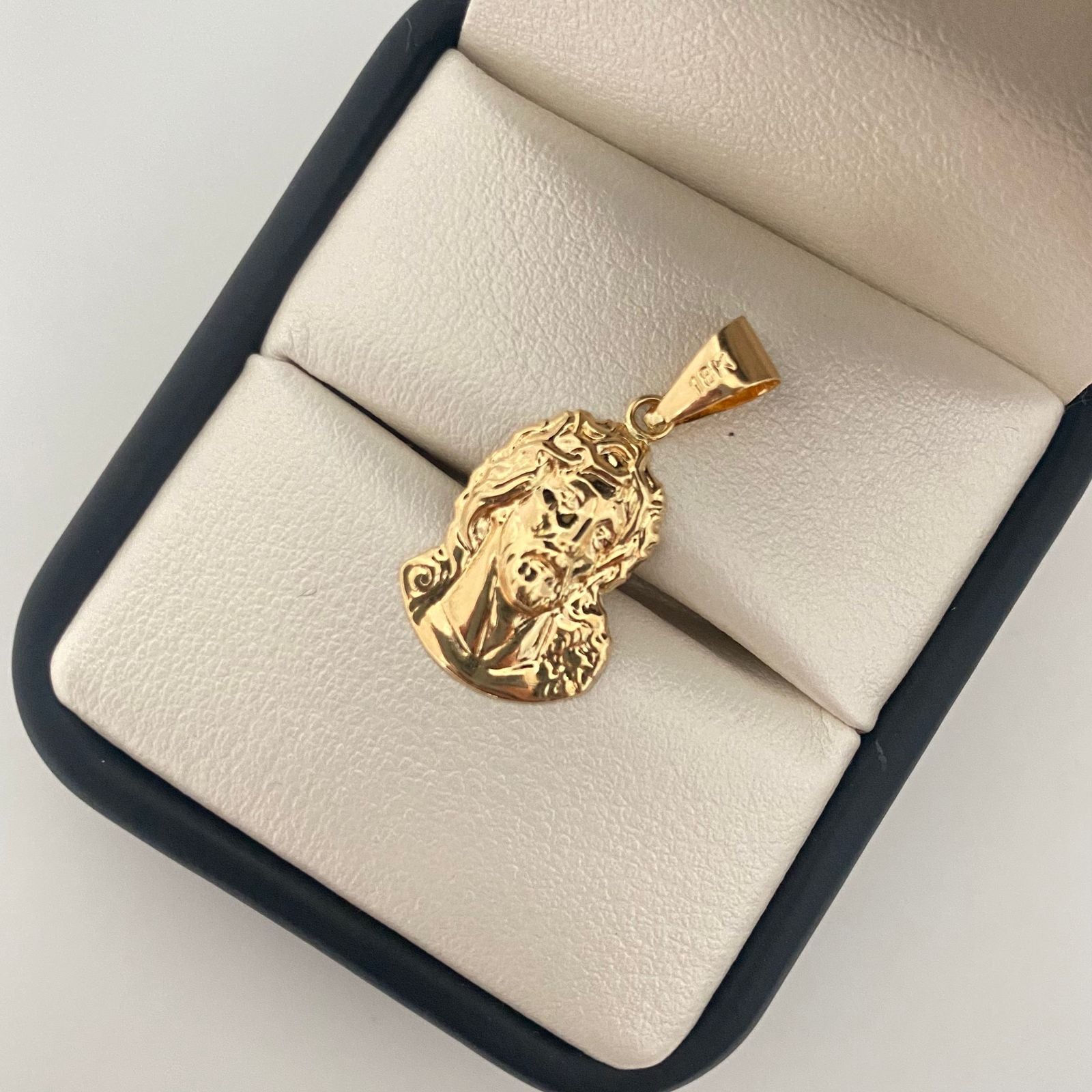 Dije rostro jesús Oro amarillo 18k 1,15 Gr / 1,15 mm / 2,3 Cm