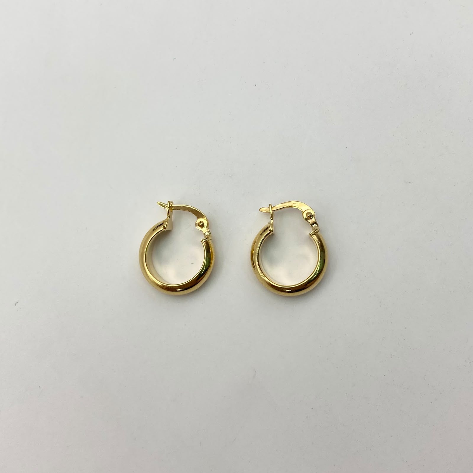 Candonga lisa media luna  Oro amarillo 1,75 Gr / 1,5 Cm