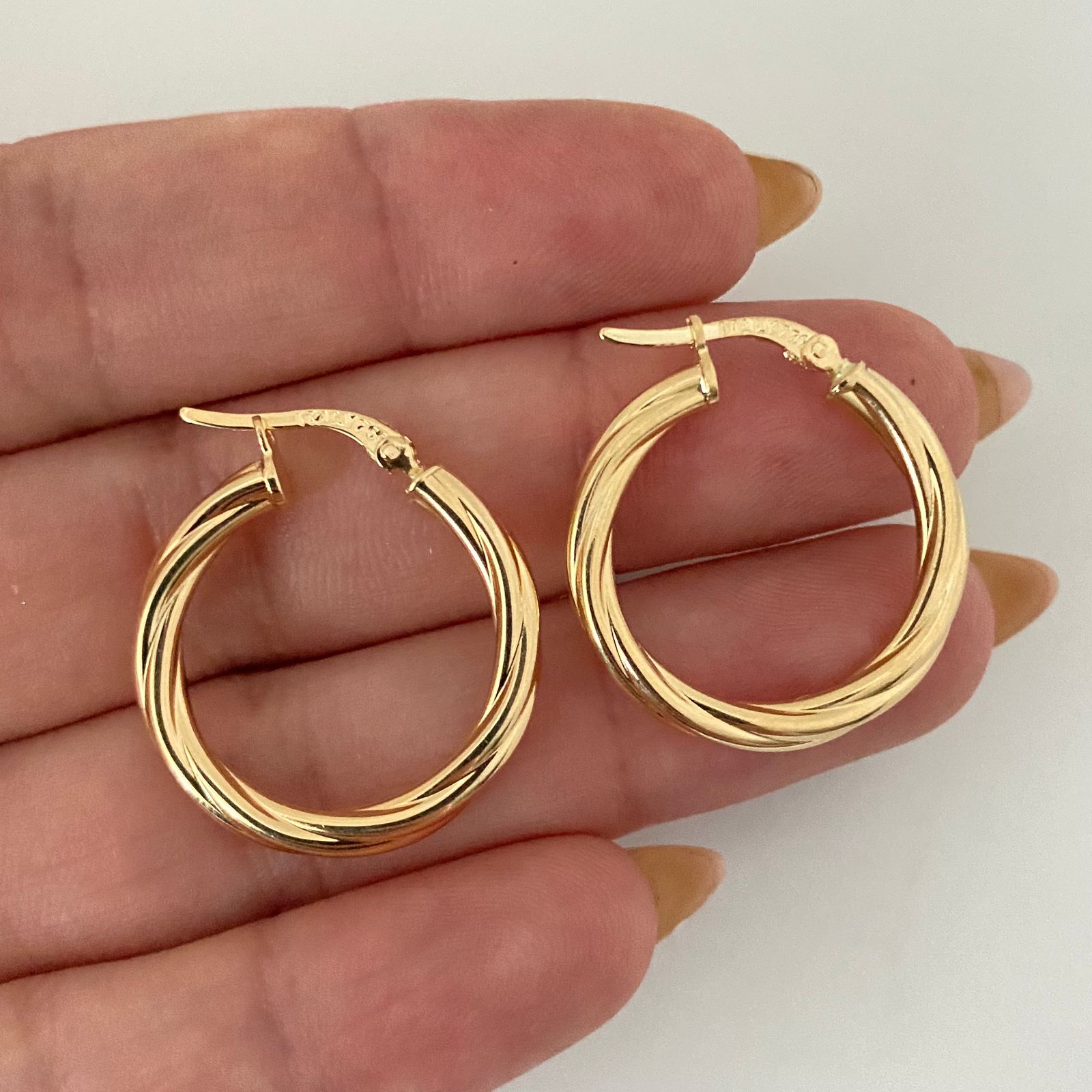 Candonga entorchada Oro amarillo 18k 2,8 Gr / 2,5 Cm