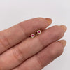 Topos Flor circones blancos y fucsia Oro amarillo 18k 0,5 Gr / 4,2 mm
