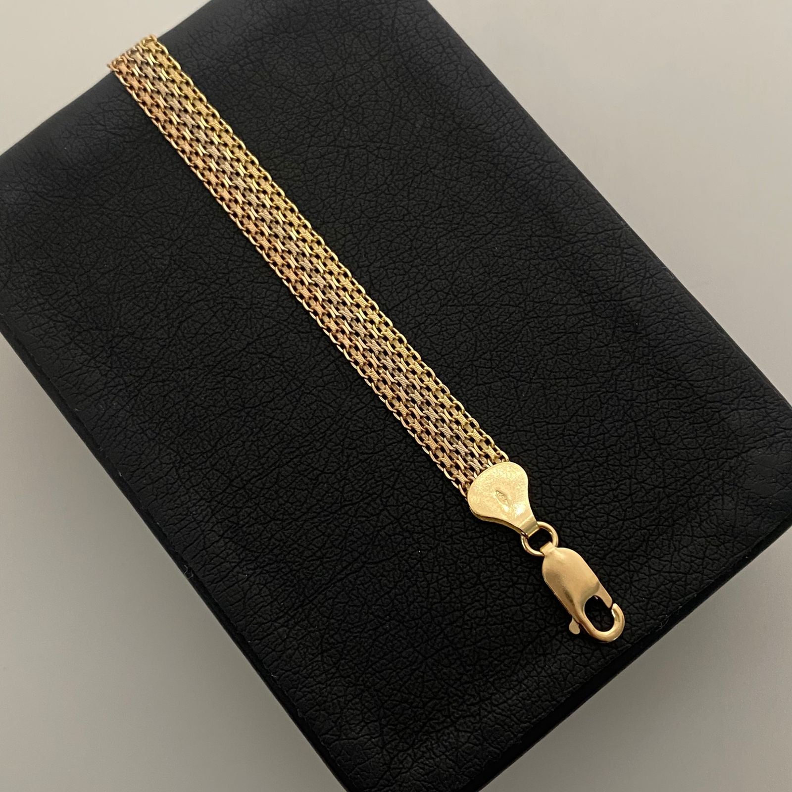 Pulso It Chino Triple Carril Tres oros 18k +2 / 8,80 Gr / 7,2 mm / 20,5 Cm