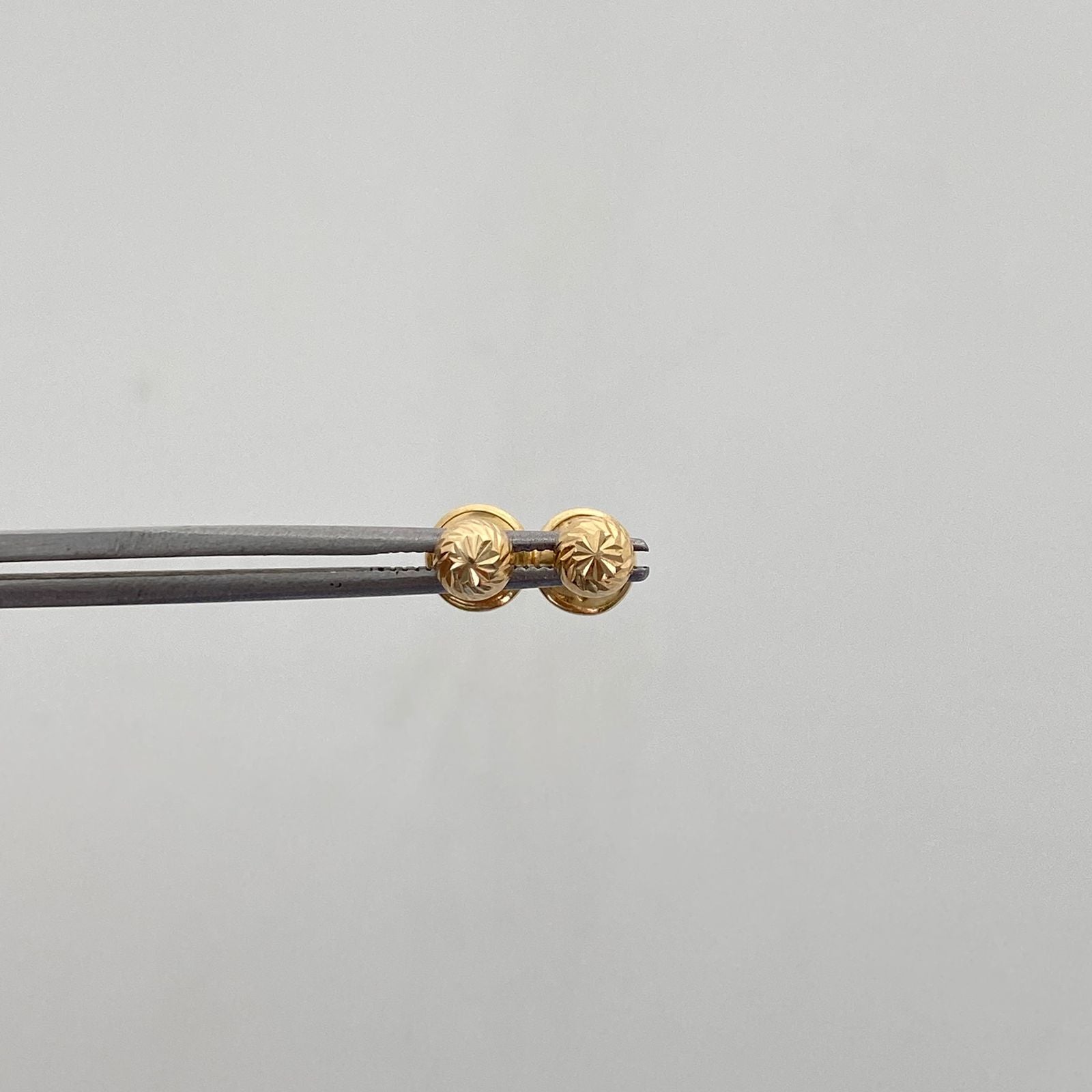 Topos Bola Diamantada 4mm Oro amarillo 18k 0,5 Gr