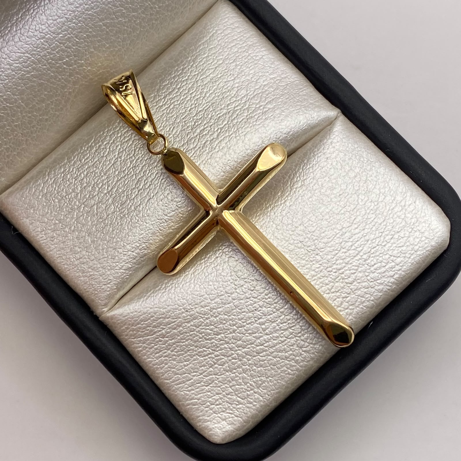 Dije Cruz tubular Oro amarillo 18k 1,61 Gr / 23,4 mm / 4,6 Cm