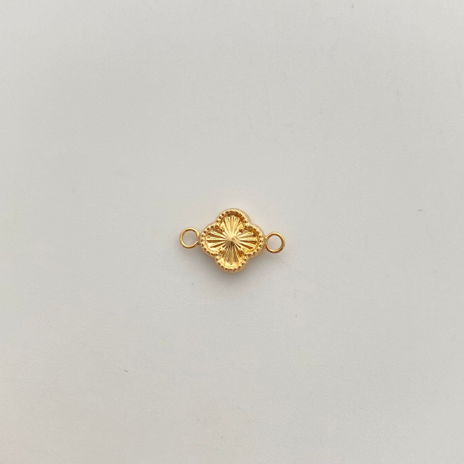 Herraje trebol diamantado  Oro amarillo 18k 0,4 Gr / 0,8 Cm