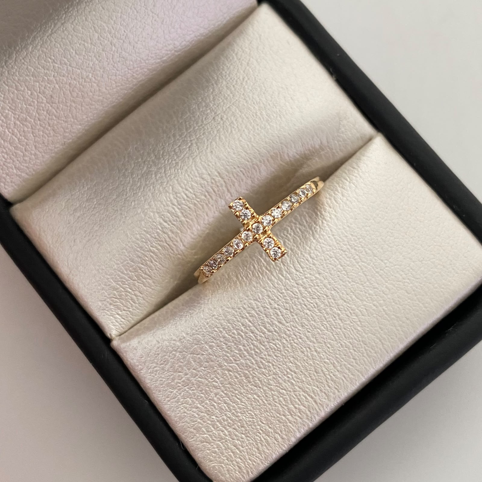 Anillo Cruz Casting Blanco Oro amarillo 18k / Talla 7 / 1,7 Gr / 1,5 mm