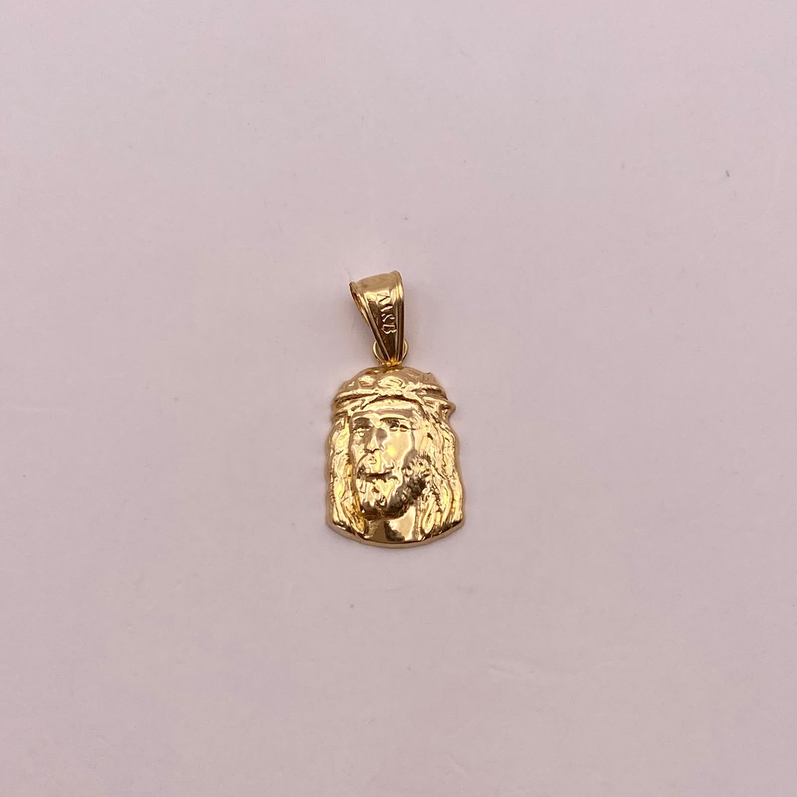 Dije Rostro cristo Oro amarillo 18k 0,96 Gr / 11,5 mm / 2,5 Cm