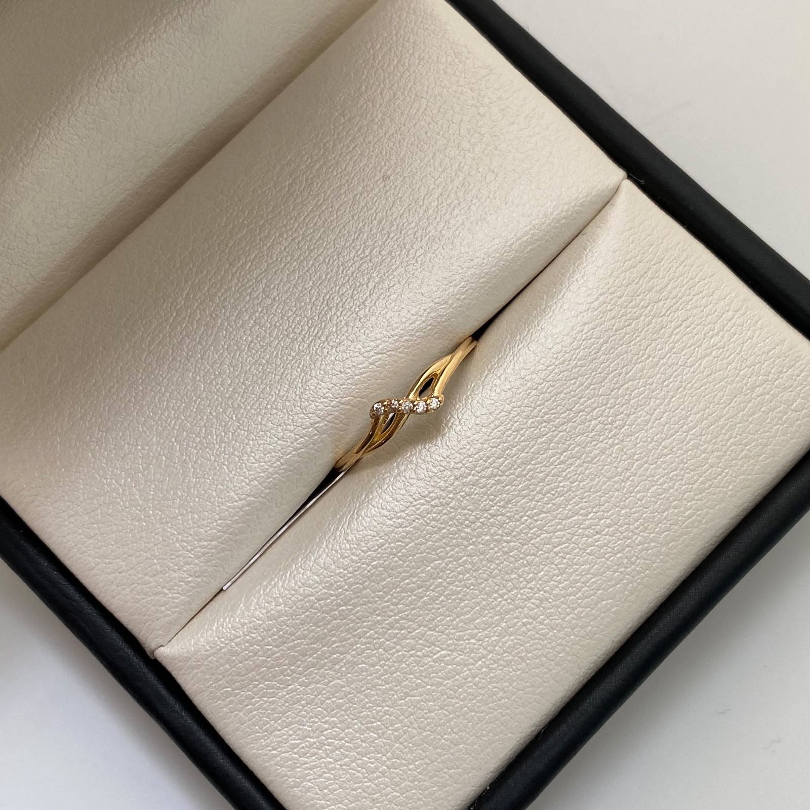 Anillo Fila Circones Oro amarillo 18k / Talla 5 / 1,1 Gr / 1,1 mm