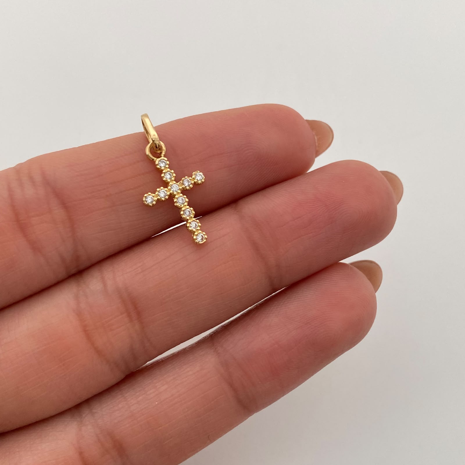 Dije Cruz Ciculos Circon Blanco Oro amarillo 18k 0,7 Gr / 9,8 mm / 2,1 Cm