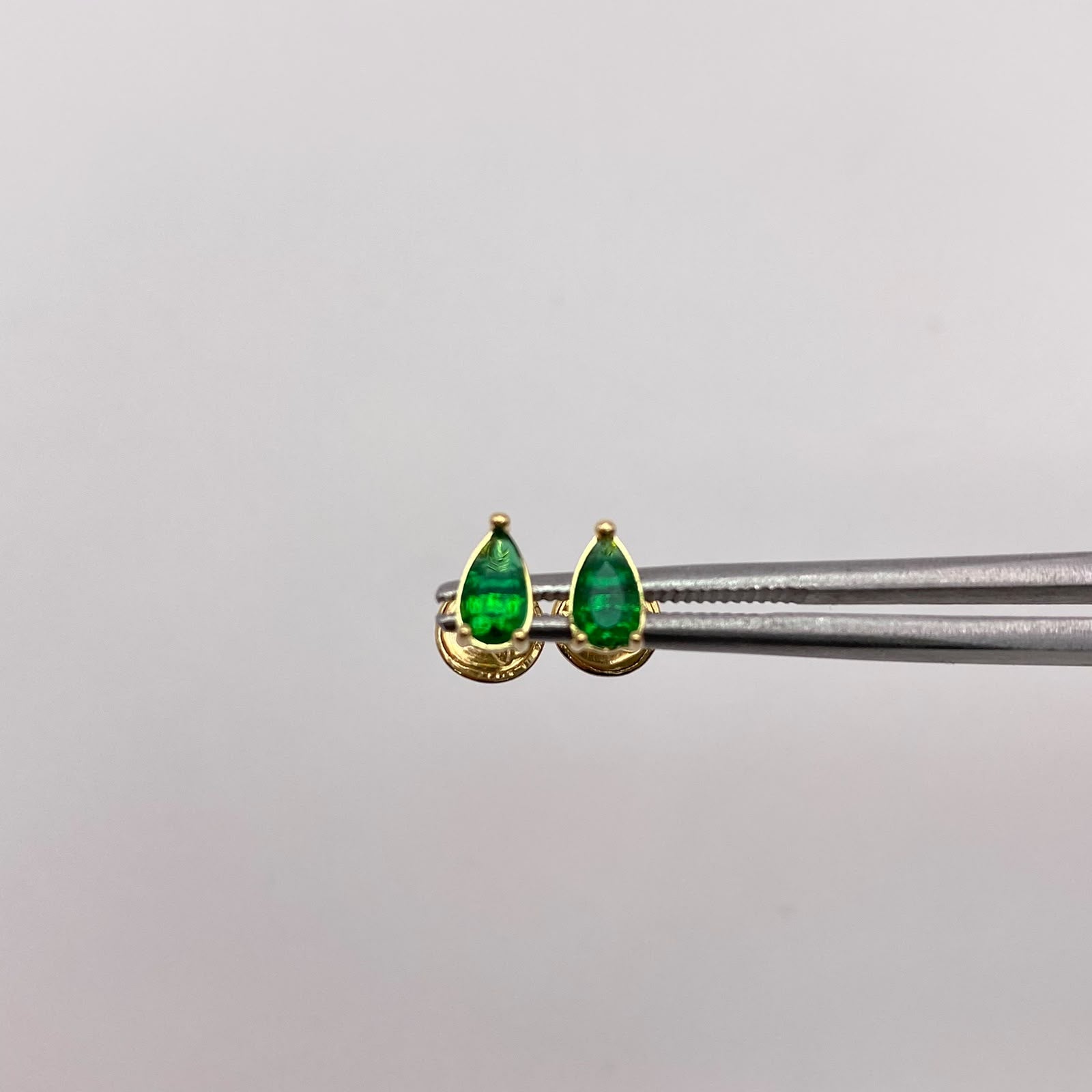 Topos gota circón verde Oro amarillo 18k 0,65 Gr / 3,43 mm
