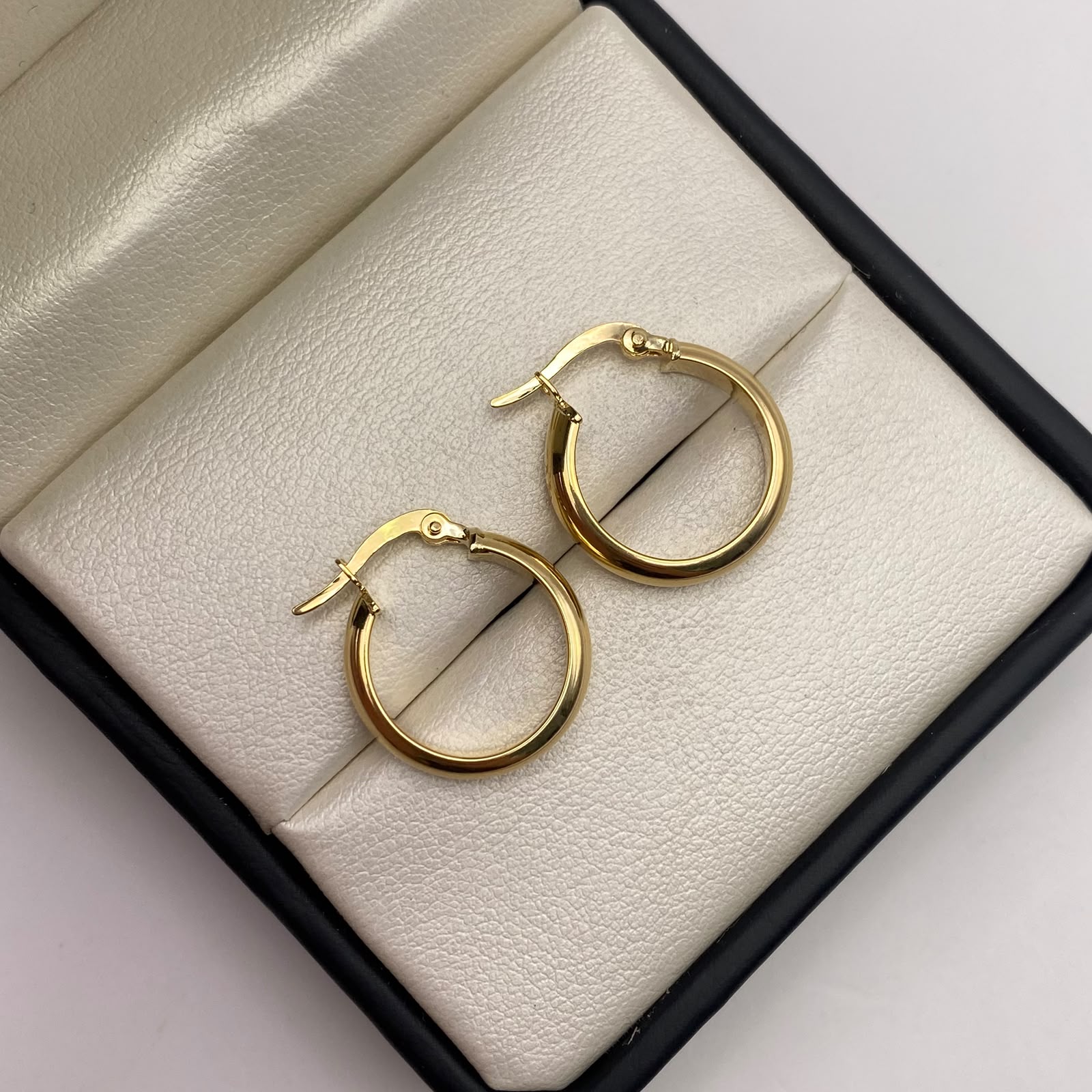 Candonga lisa Oro amarillo 18k 2,20 Gr / 2 Cm