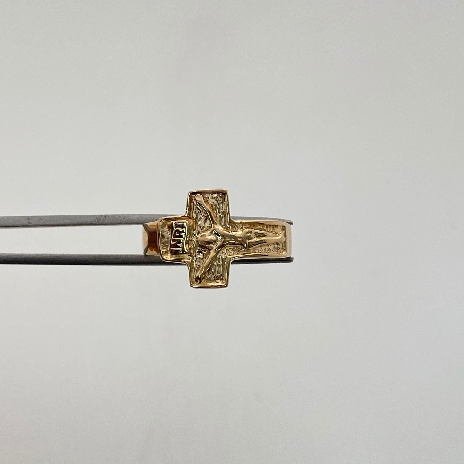 Anillo Cruz Cristo Oro amarillo 18k / Talla 6 1/2 / 2,75 Gr / 4,4 mm