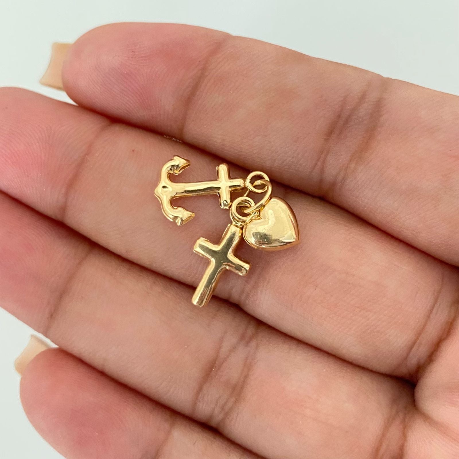 Dije tres gracias Oro amarillo 18k 1,15 Gr / 2,0 Cm