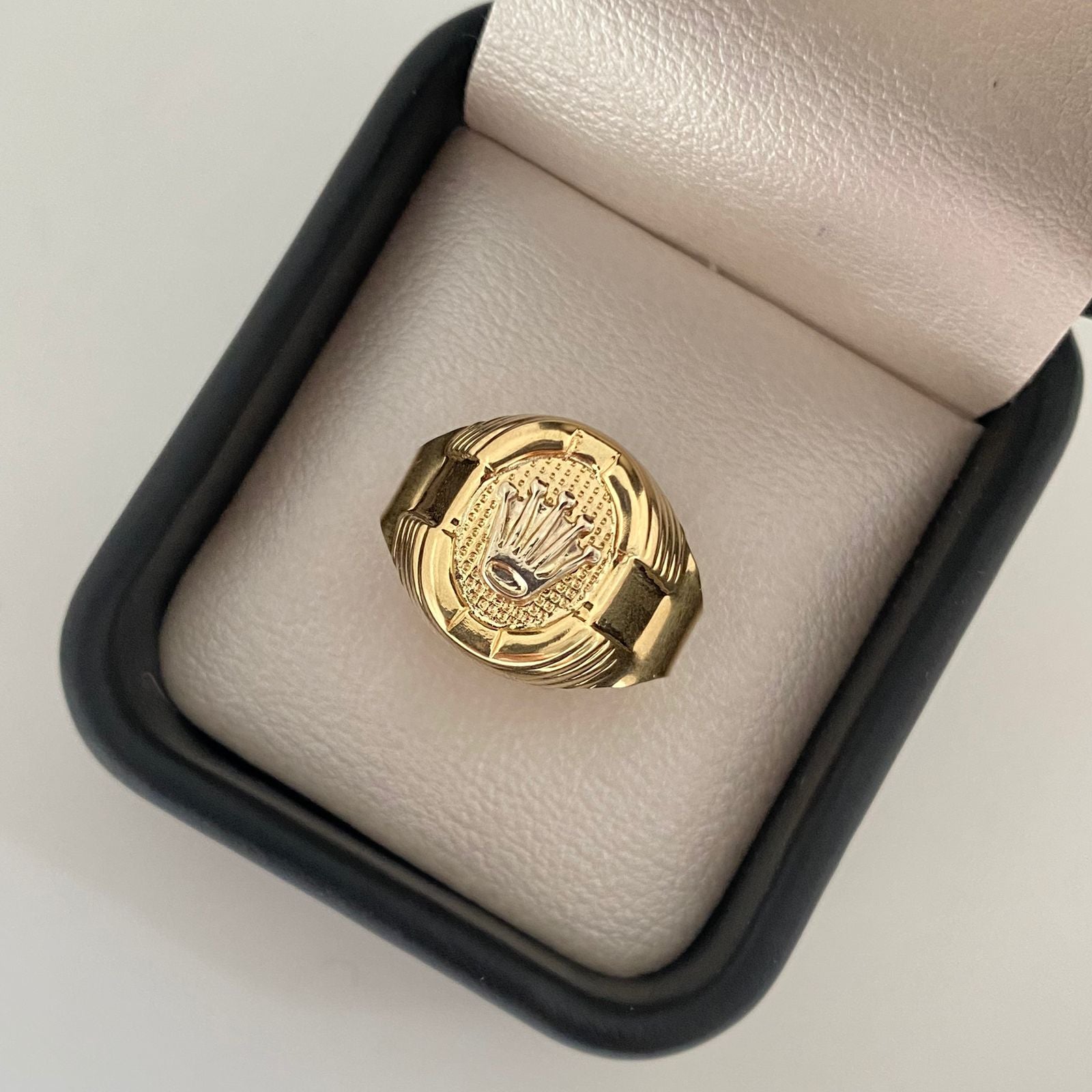 Anillo ovalado corona rx Oro amarillo y Oro blanco 18k / Talla 9 1/2 / 3,80 Gr