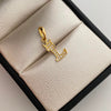 Dije Letra L Casting Oro amarillo 18k 0,75 Gr / 7,5 mm / 2 Cm