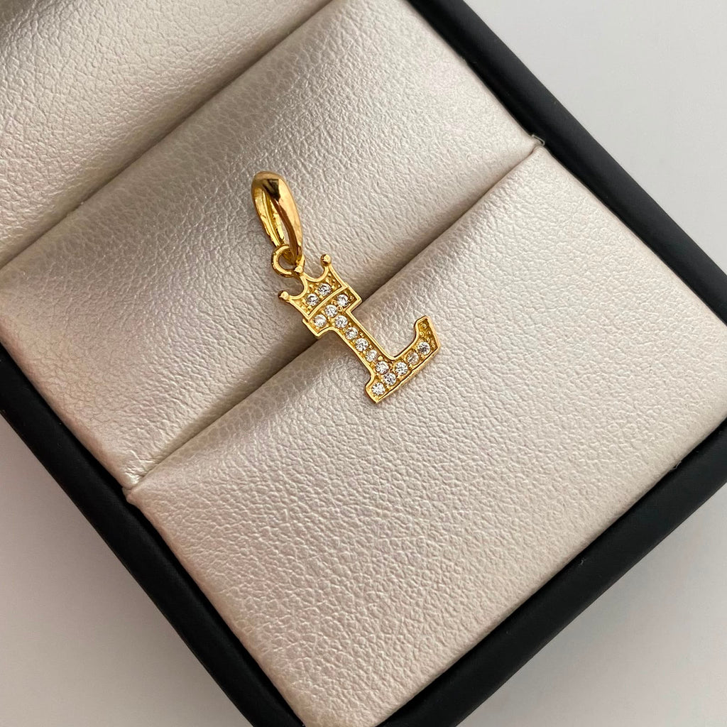Dije Letra L Casting Oro amarillo 18k 0,75 Gr / 7,5 mm / 2 Cm