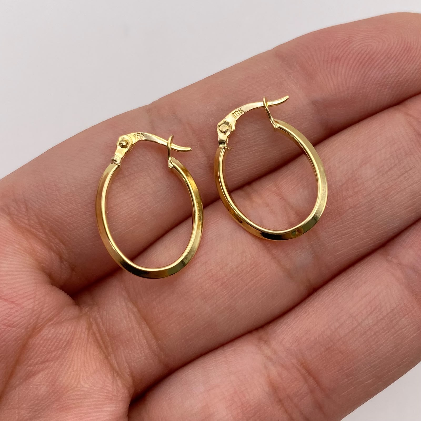 Candonga ovalada Oro amarillo 18k 0,81 Gr / 1,8 Cm