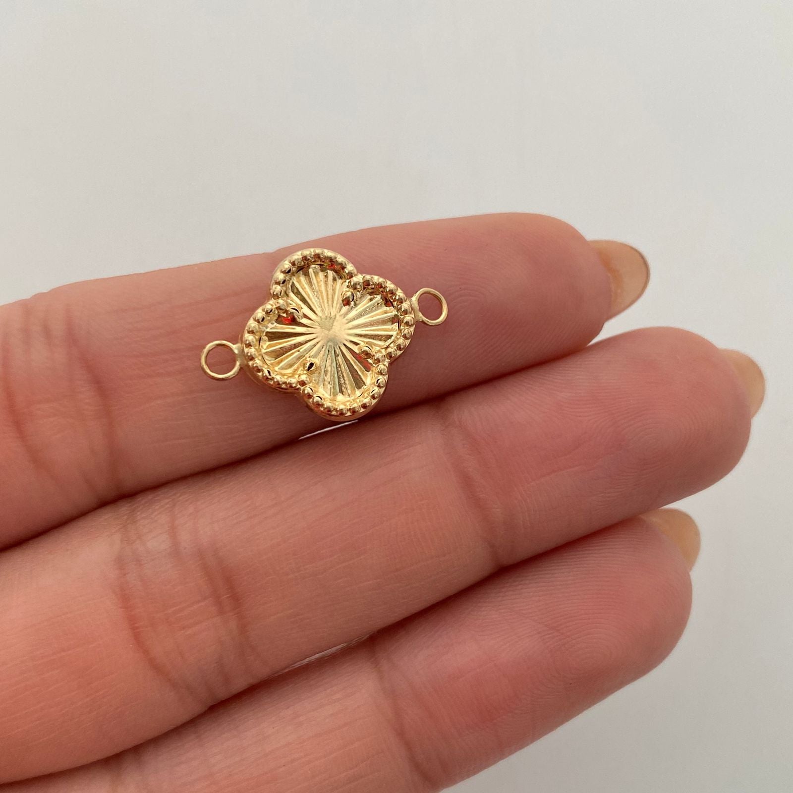 Herraje Trebol Diamantado Oro amarillo 18k 0,75 Gr / 1,3 Cm