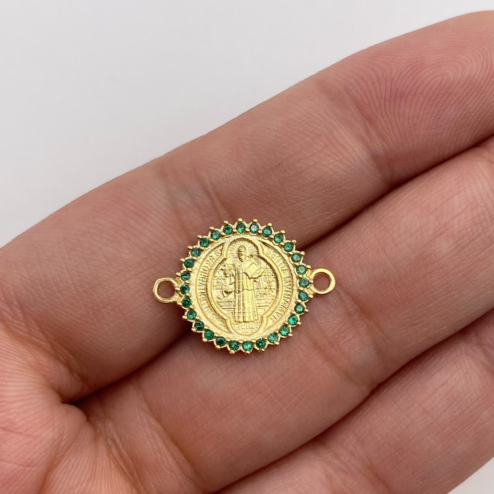 Herraje san benito circones verdes Oro amarillo 18k 1,45 Gr / 2 Cm